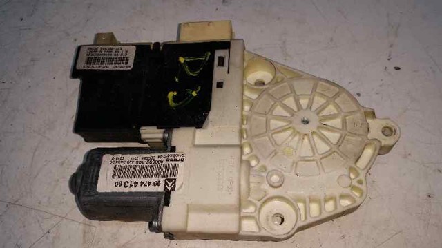 Mecanismo de acionamento de vidro da porta traseira direita 980692100 PEUGEOT