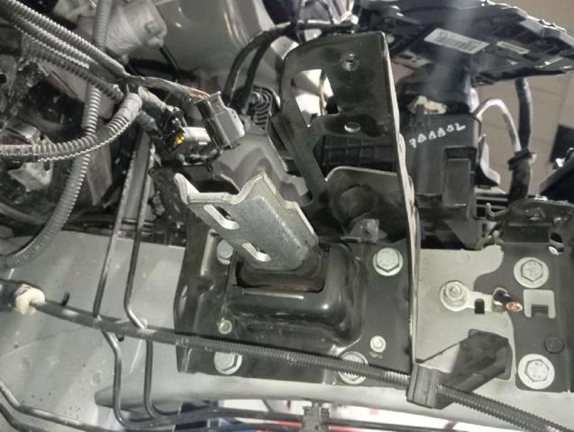 Consola de coxim (apoio) esquerda de motor 9807450980 PEUGEOT