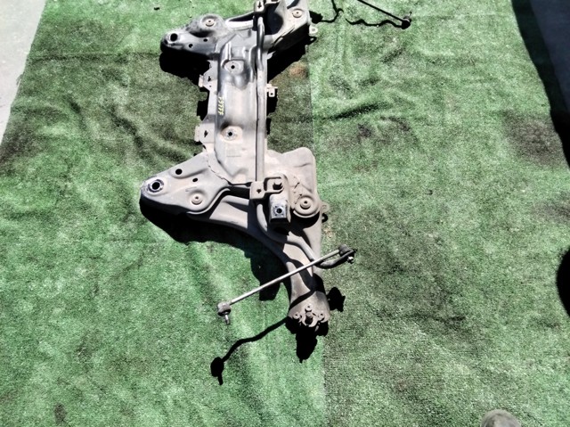 Viga de suspensão dianteira (plataforma veicular) 9808011780 PEUGEOT