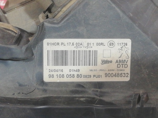 Luz direita 9810805880 PEUGEOT