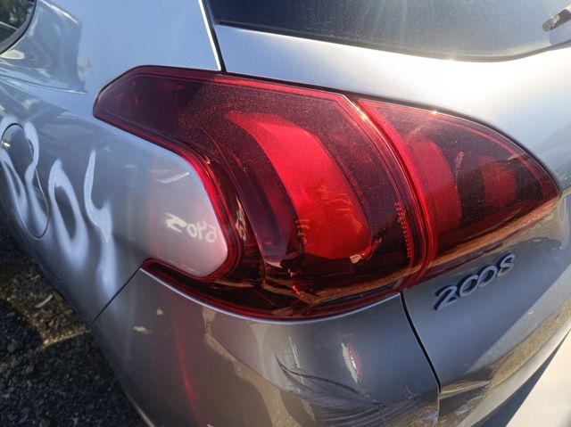 Lanterna traseira esquerda externa 9814747880 PEUGEOT