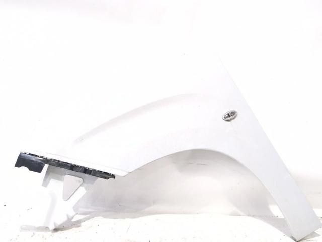 Pára-lama dianteiro esquerdo 9816482780 OPEL
