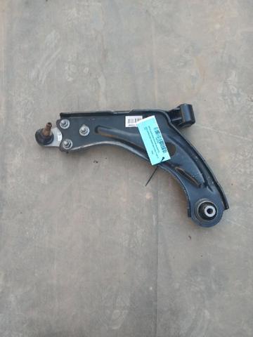 Braço oscilante inferior direito de suspensão dianteira 9816865480 OPEL