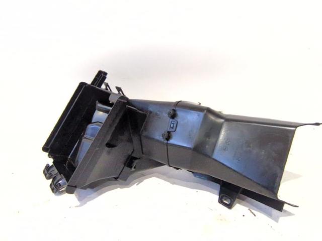 Suporte inferior do radiador (painel de montagem de fixação das luzes) 9816871680 PEUGEOT