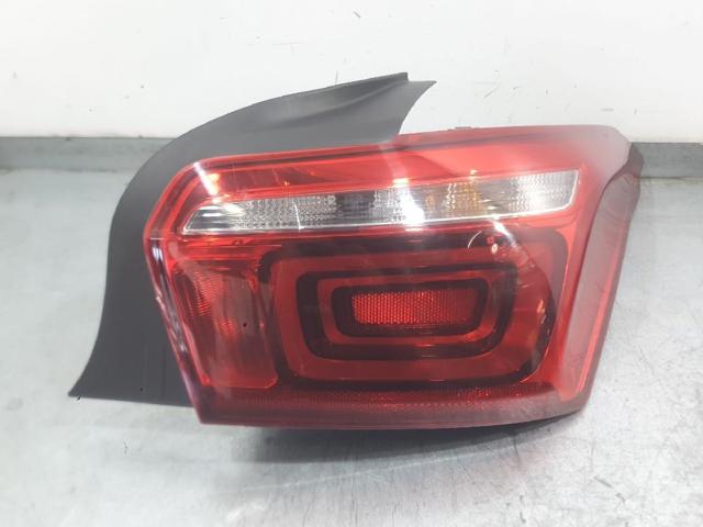 Lanterna traseira direita 9818810280 PEUGEOT