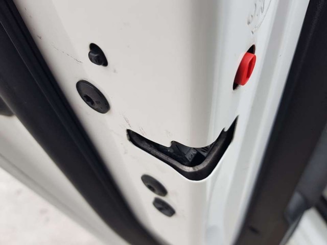 Fecho da porta traseira esquerda 9819026680 PEUGEOT
