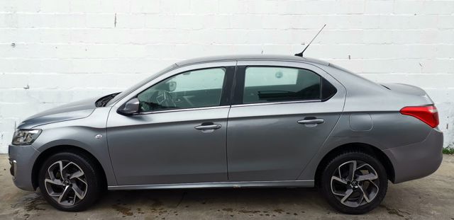 Fecho da porta traseira esquerda 9819026680 PEUGEOT