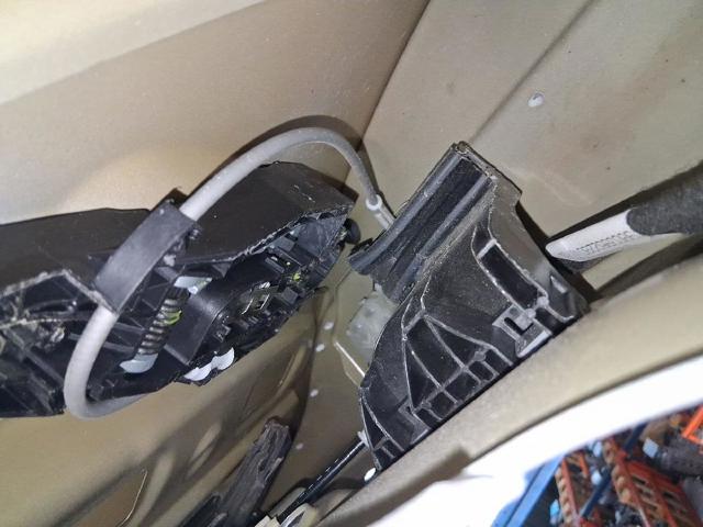 Fecho da porta traseira esquerda 9819026680 PEUGEOT