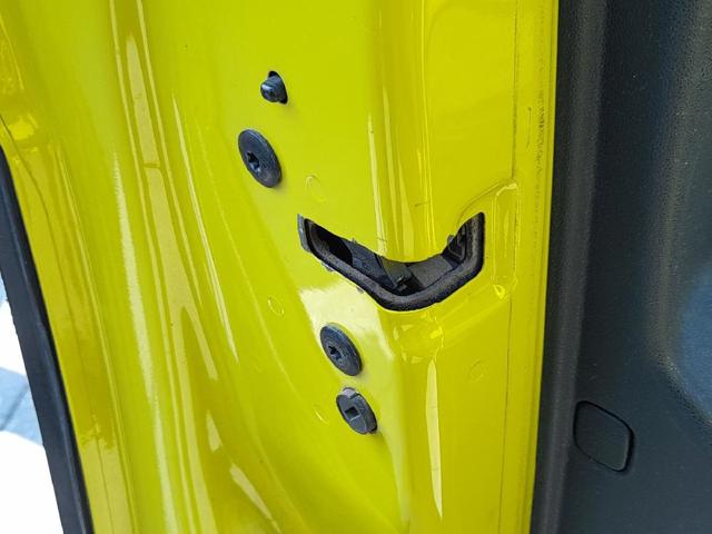 Fecho da porta dianteira esquerda 9819038580 PEUGEOT