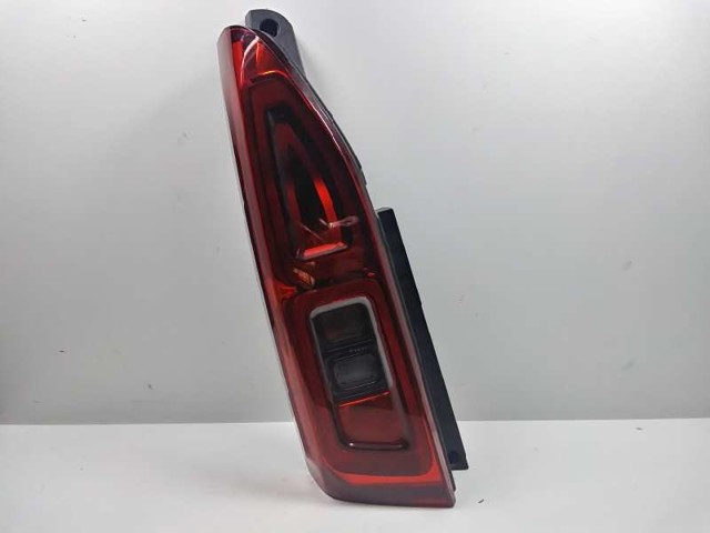 Lanterna traseira esquerda 9819649280 TOYOTA