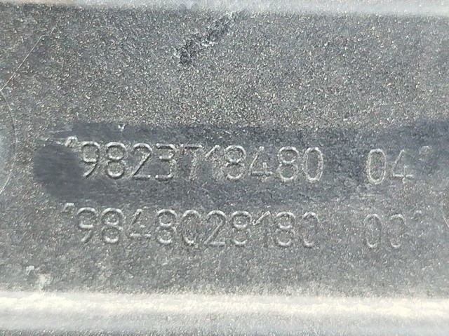 Suporte do radiador montado (painel de montagem de fixação das luzes) 9823718480 OPEL