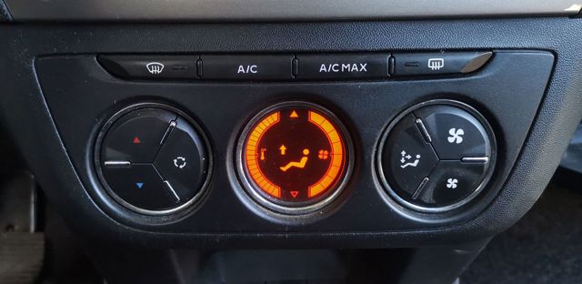 Unidade de controlo dos modos de aquecimento/condicionamento 9823740080 PEUGEOT