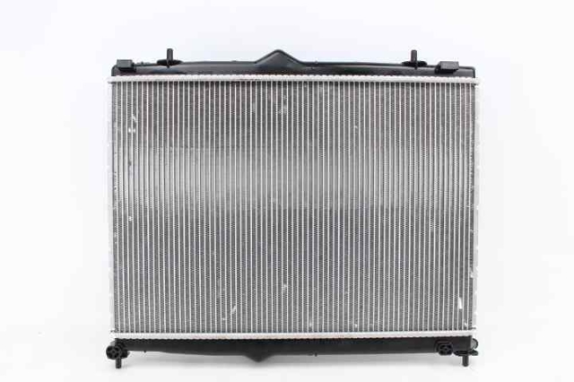 Radiador de esfriamento de motor 9825332380 OPEL