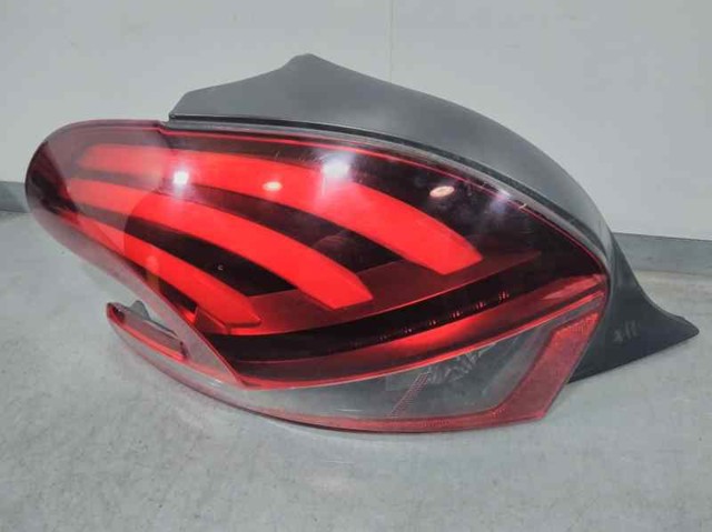 Lanterna traseira esquerda 9825601280 PEUGEOT