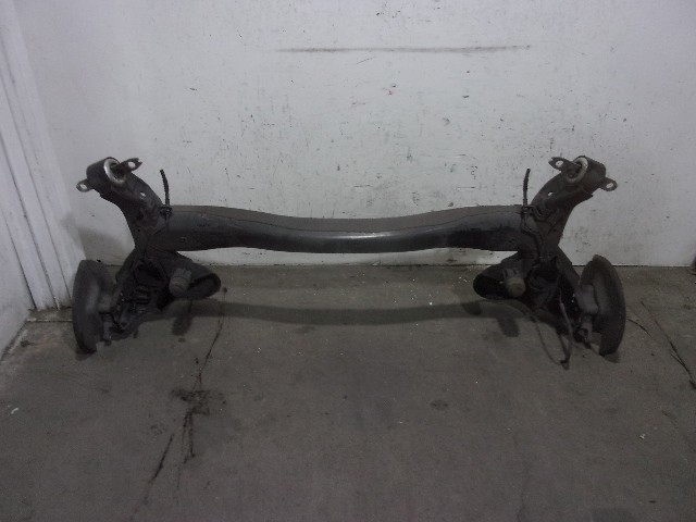 Viga de suspensão traseira (plataforma veicular) 9827421180 PEUGEOT