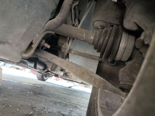 Braço oscilante inferior esquerdo de suspensão dianteira 9831682580 PEUGEOT