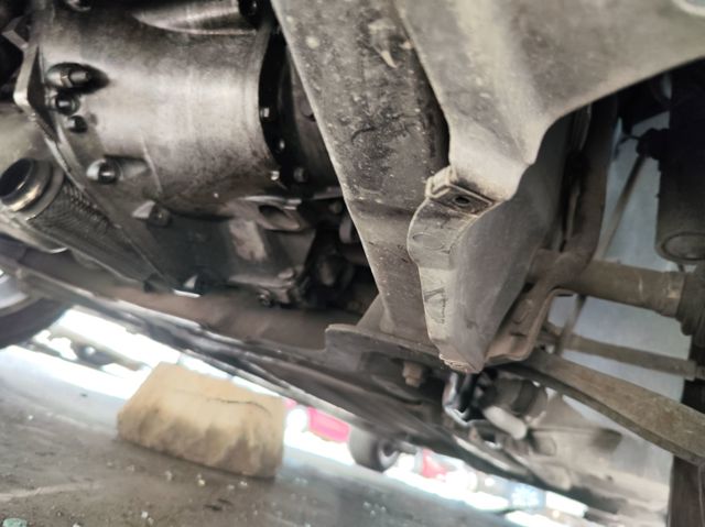 Viga de suspensão dianteira (plataforma veicular) 9833289680 PEUGEOT