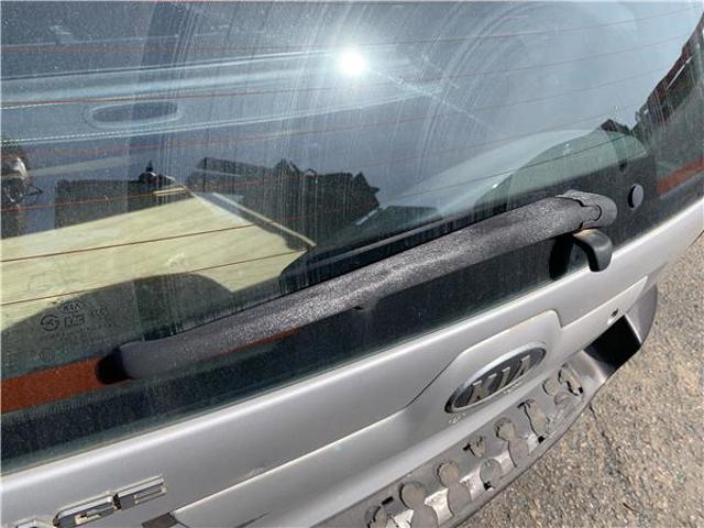 Braço de limpa-pára-brisas de vidro traseiro 988111F000 HYUNDAI