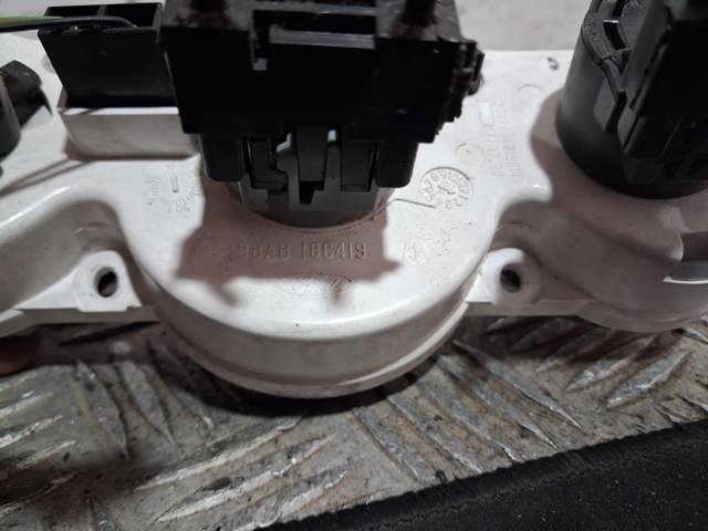 Unidade de controlo dos modos de aquecimento/condicionamento 98AB18C419AF FORD
