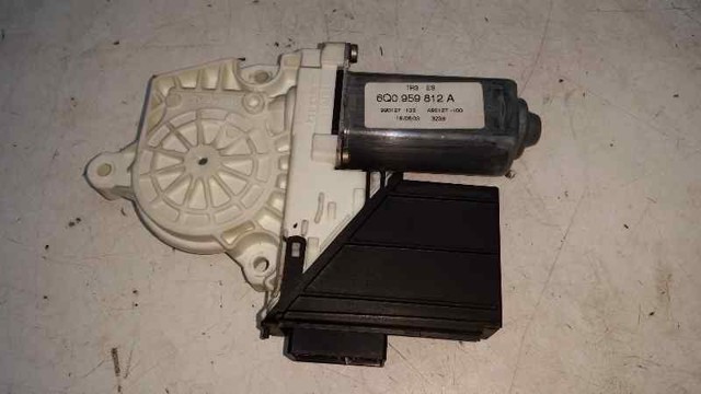 Motor de acionamento de vidro da porta traseira esquerda 990127100 VAG
