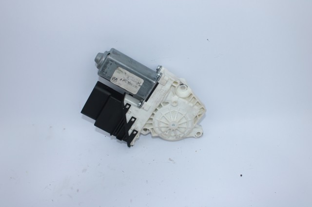 Motor de acionamento de vidro da porta traseira esquerda 993424200 VAG