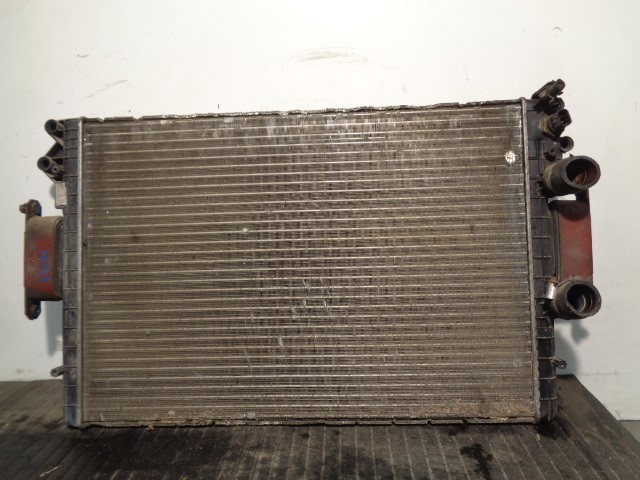 Radiador de esfriamento de motor 99488591 IVECO