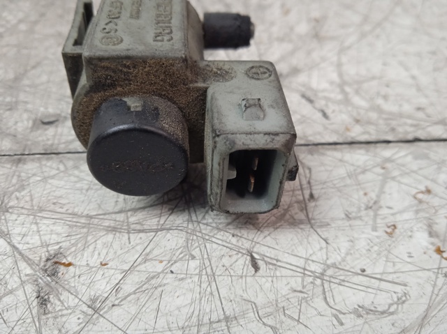 Válvula de comutação do sistema de fornecimento de ar 99660512301 PORSCHE