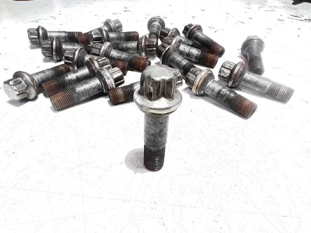 Parafuso de roda A0009905407 MERCEDES