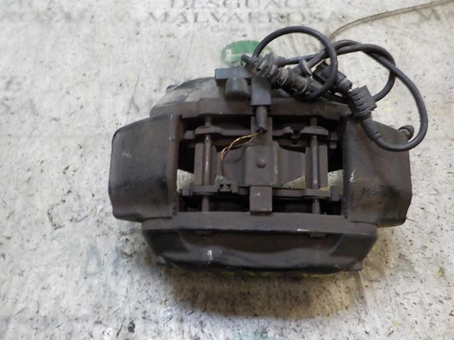 Suporte do freio dianteiro direito A0014208383 MERCEDES