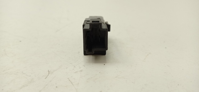 Sensor de ativação do sinal de parada A0015452009 MERCEDES