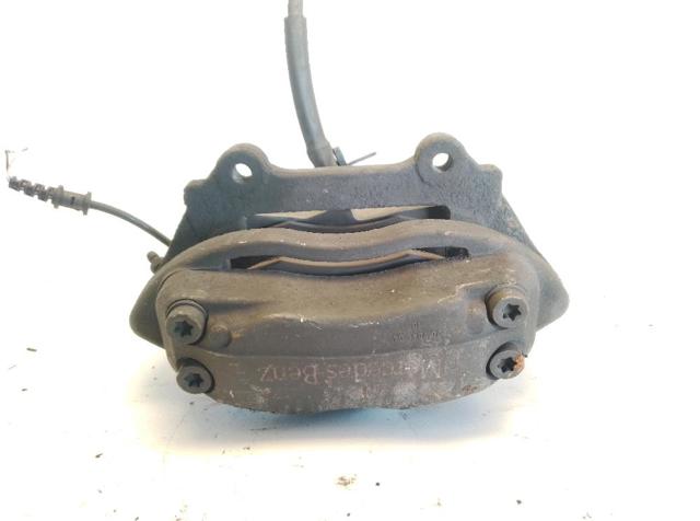 Suporte do freio dianteiro direito A0024202483 MERCEDES