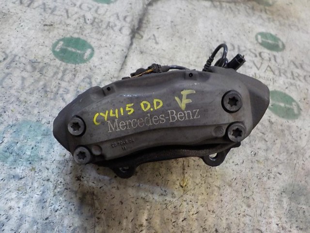 Suporte do freio dianteiro direito A0024202483 MERCEDES