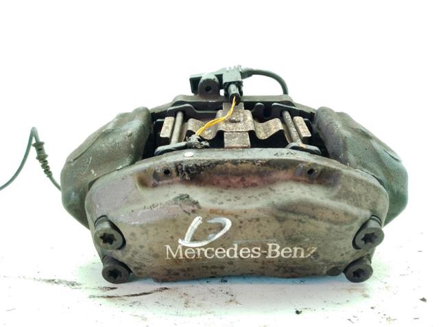Suporte do freio dianteiro direito A0024202483 MERCEDES