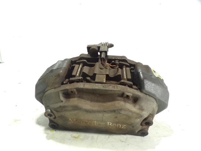 Suporte do freio dianteiro direito A0024202483 MERCEDES