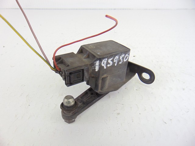 Sensor dianteiro do nível de posição de carroçaria A0025428818 MERCEDES