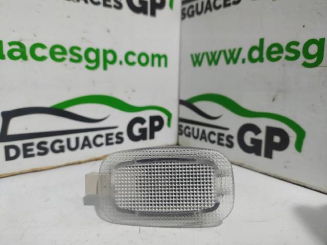 Quebra-luz de iluminação de salão (de cabina) A0028202101 MERCEDES