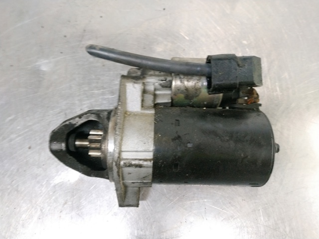 Motor de arranco A0051513901 MERCEDES