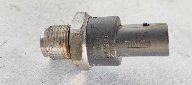 Sensor de pressão de combustível A0051535828 MERCEDES