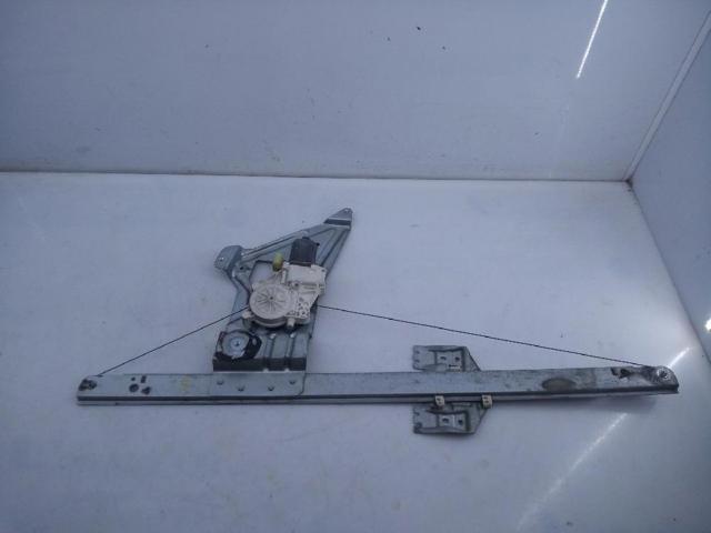 Motor de acionamento de vidro da porta dianteira esquerda A0068205442 MERCEDES