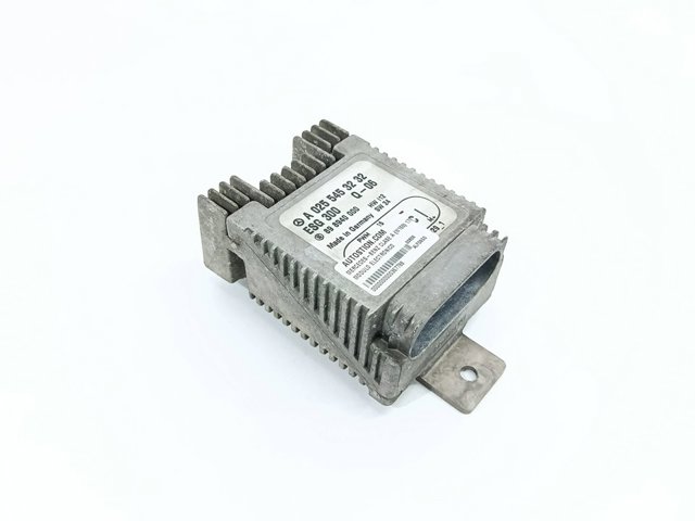 Regulador de revoluções de ventilador de esfriamento (unidade de controlo) A0255453232 MERCEDES