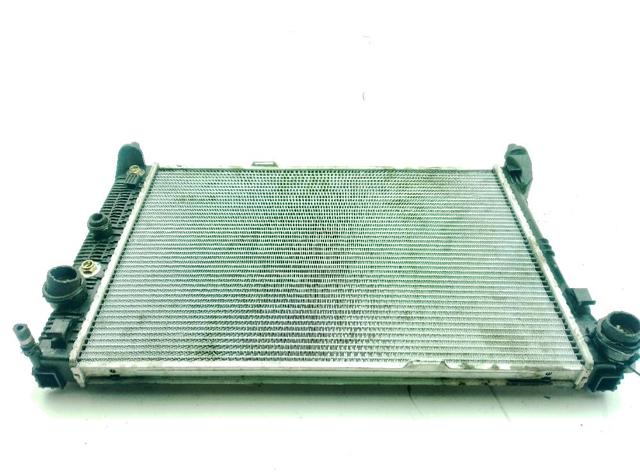 Radiador de esfriamento de motor A099500260328 MERCEDES