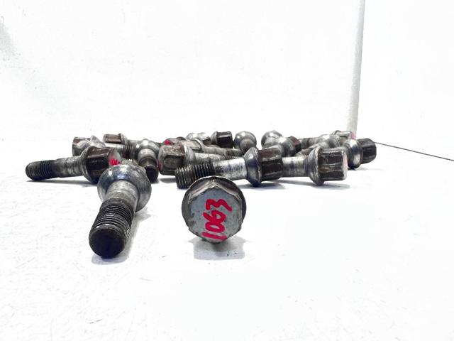 Parafuso de roda A1244000470 MERCEDES