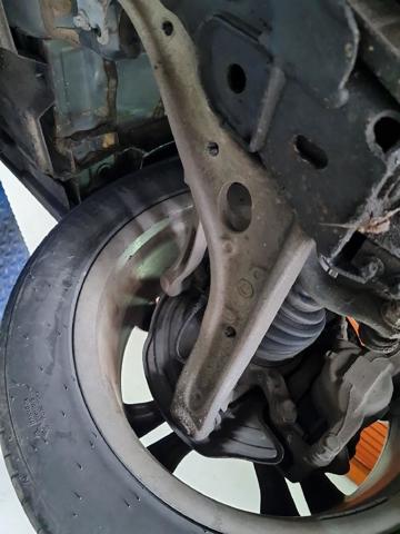 Braço oscilante inferior esquerdo de suspensão dianteira A1563300100 MERCEDES