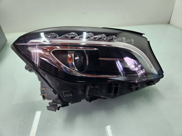 Luz direita A1569061800 MERCEDES