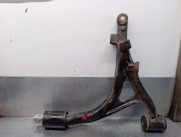 Braço oscilante inferior esquerdo de suspensão dianteira A1633300807 MERCEDES