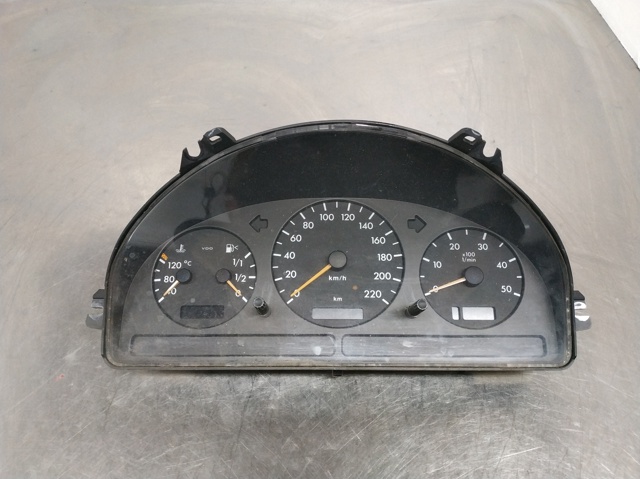 Painel de instrumentos (quadro de instrumentos) A1635403011 MERCEDES
