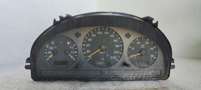 Painel de instrumentos (quadro de instrumentos) A1635403011 MERCEDES