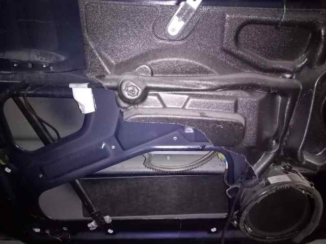 Mecanismo de acionamento de vidro da porta dianteira esquerda A1637201146 MERCEDES