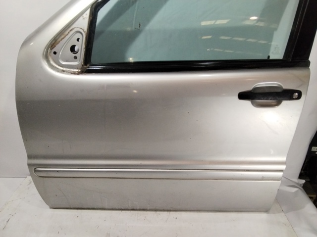 Porta dianteira esquerda A1637201505 MERCEDES