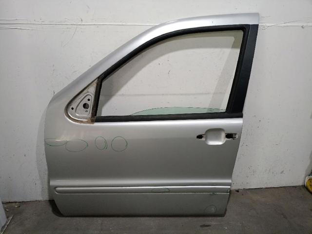 Porta dianteira esquerda A1637201505 MERCEDES